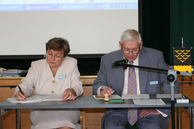 Kokouksen sihteeri ja puheenjohtaja